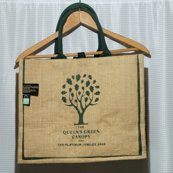 The Queen's Green Canopy Platinum Jubilee 2022 Bag of Ethics Tote - Picture 2 of 13